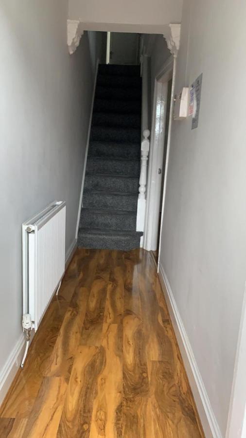 Anfield House 2 Bedroom 2 Mins From Anfield Stadium Sleeps 7 ลิเวอร์พูล ภายนอก รูปภาพ