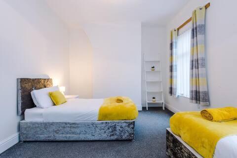 Anfield House 2 Bedroom 2 Mins From Anfield Stadium Sleeps 7 ลิเวอร์พูล ภายนอก รูปภาพ