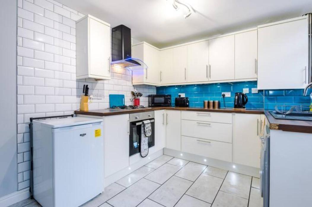 Anfield House 2 Bedroom 2 Mins From Anfield Stadium Sleeps 7 ลิเวอร์พูล ภายนอก รูปภาพ